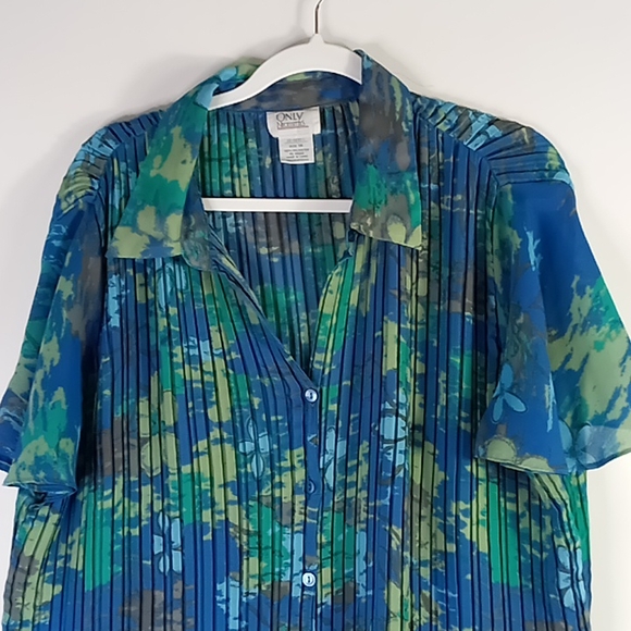 Only Necessities Pleated Semi-Sheer Button Up Blouse Size 1X - Picture 3 of 11